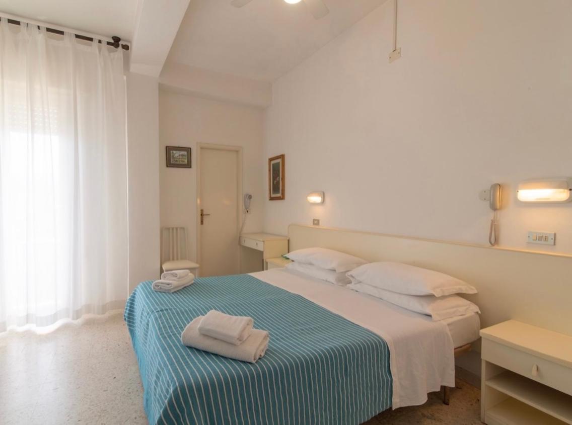 Hotel Miro Cattolica Kültér fotó