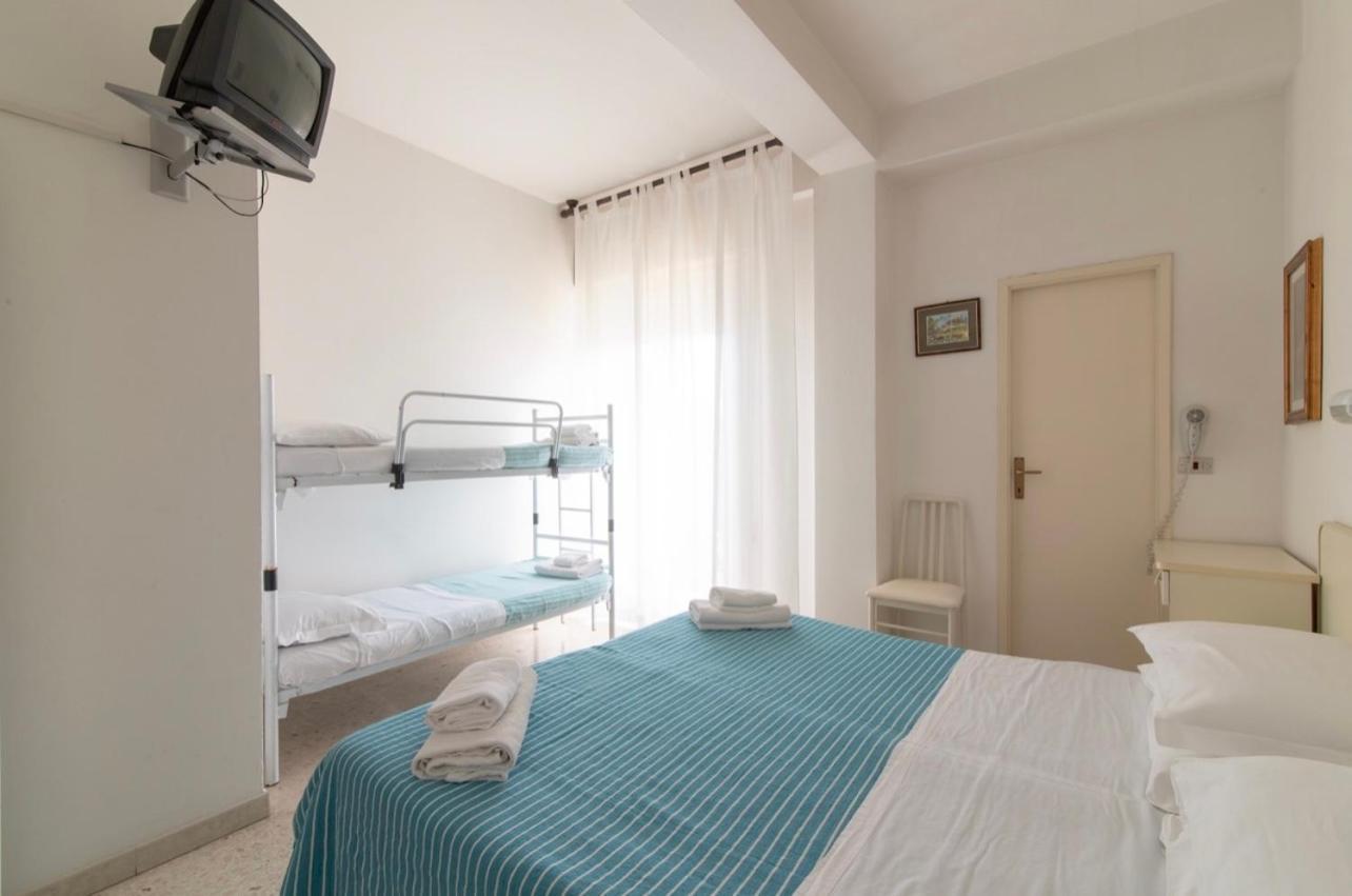 Hotel Miro Cattolica Kültér fotó