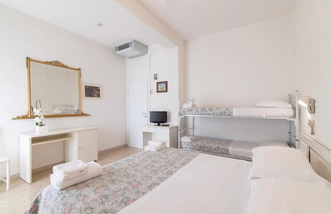 Hotel Miro Cattolica Kültér fotó